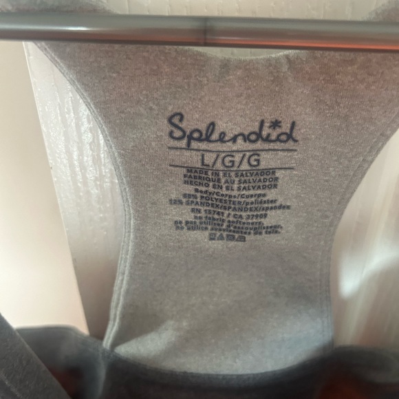 Woman’s large exercise top - Picture 3 of 3